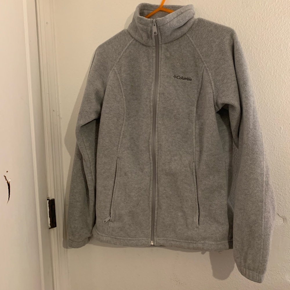Women’s Columbia sweatshirt🤩